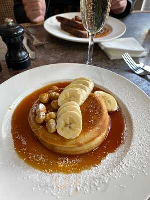 Bourne & Hollingsworth Buildings