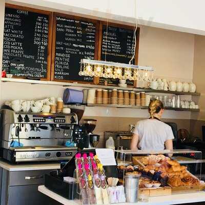 Derosier Chocolate And Coffee