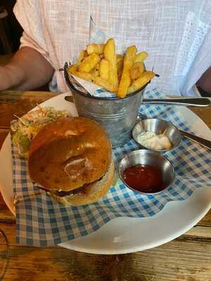 Bunch Of Grapes (london Bridge)