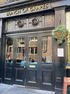 Bunch Of Grapes (london Bridge)
