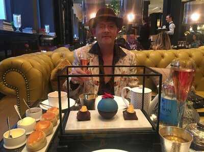 Art Afternoon Tea Room In London