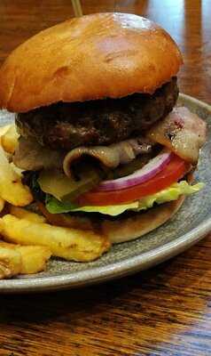 The Crown, Islington