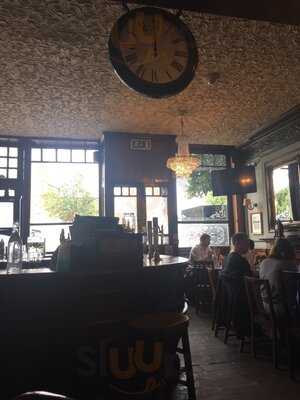 The Crown, Islington