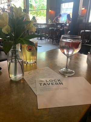 Lock Tavern