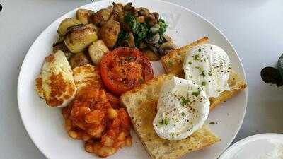 Moka East Cafe At The View Tube