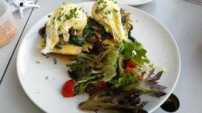 Moka East Cafe At The View Tube