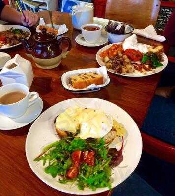 Moka East Cafe At The View Tube