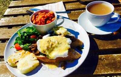 Moka East Cafe At The View Tube