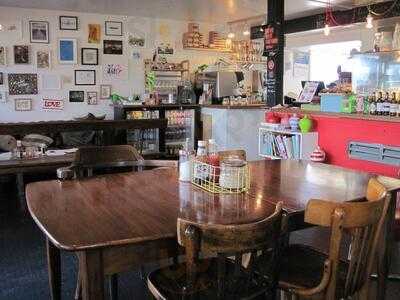 Moka East Cafe At The View Tube