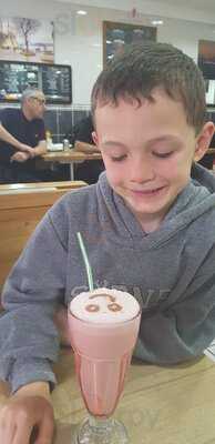 Giggling Sausage Cafe