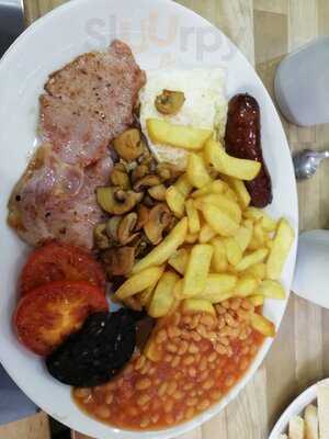 Giggling Sausage Cafe