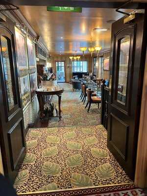 The Leopard Bar And Cigar Lounge