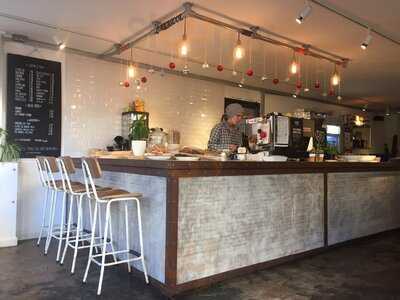 Jimmy And The Bee - Photo 7