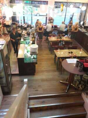 67 Pizzeria & Lounge Bar