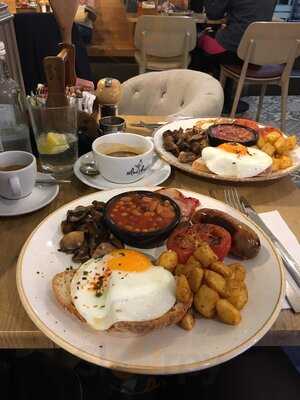 Silverberry Deli & Kitchen