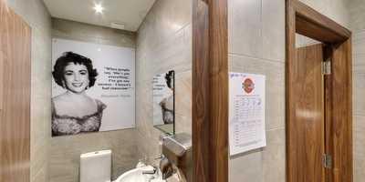 Hardrocks Grill & Bar