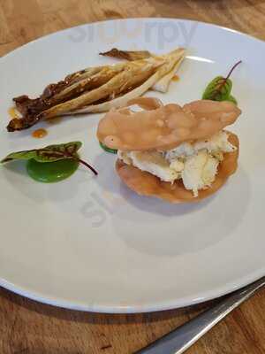 Lume Restaurant And Wine Shop