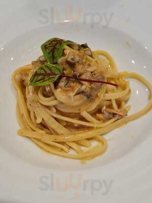 Lume Restaurant And Wine Shop