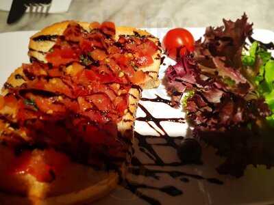 La Rocca Restaurant Pizzeria