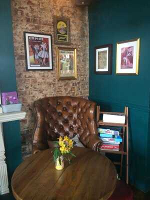 The Hens And Chicken Theatre Bar