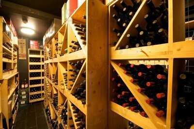 Dego Restaurant And Winebar