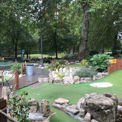 Putt In The Park - Battersea Park Cafe