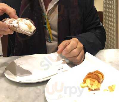 La Piccola Deli Kensington