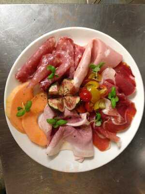 La Piccola Deli Kensington