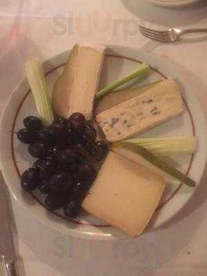 Fino's Bar & Restaurant