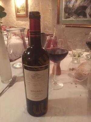 Fino's Bar & Restaurant