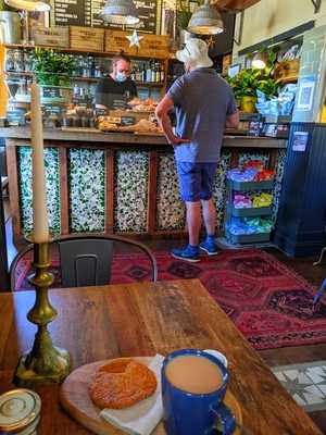 The Yard Cafe, Palmers Green Station