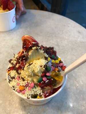 Pinkberry Frozen Yogurt