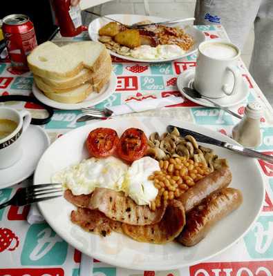 Little Woodford Cafe