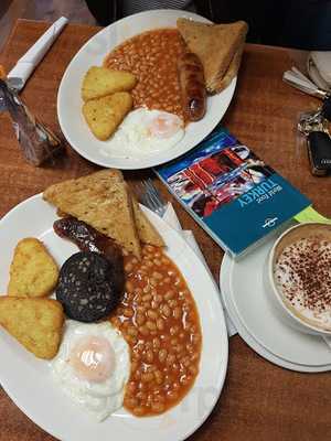 Little Woodford Cafe