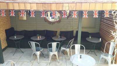 Cinnamon On The Lane