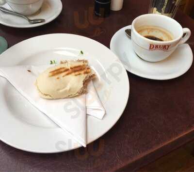 Cinnamon On The Lane