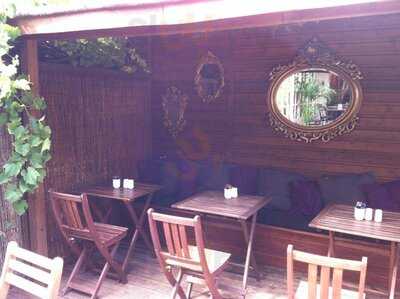 Cinnamon On The Lane