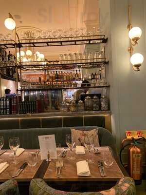 Tish Bar & Restaurant