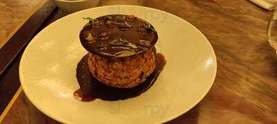 Tish Bar & Restaurant