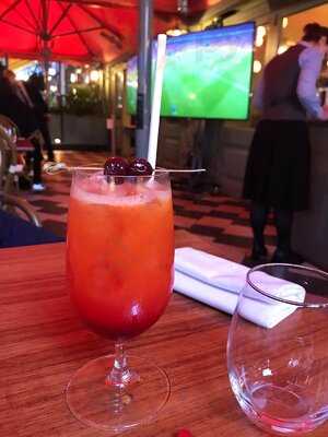 Tish Bar & Restaurant