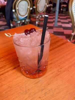 Tish Bar & Restaurant