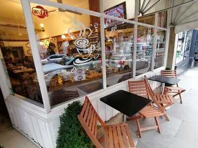 Louis Hungarian Patisserie - Hampstead