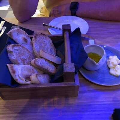 Roba Bar & Restaurant