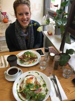 Long White Cloud Cafe