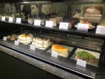 Kova Patisserie - Photo 7
