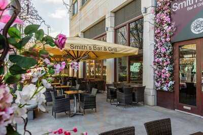Smith's Bar & Grill