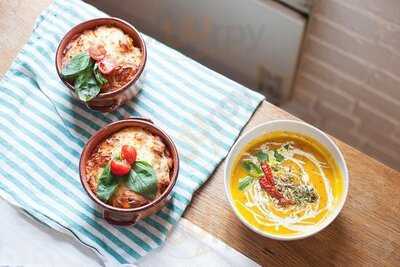 Silvia Of The Aesthetic Plate