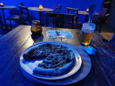 The Queens Head - Photo 8