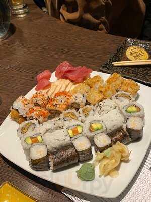Sushi Eatery