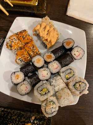 Sushi Eatery